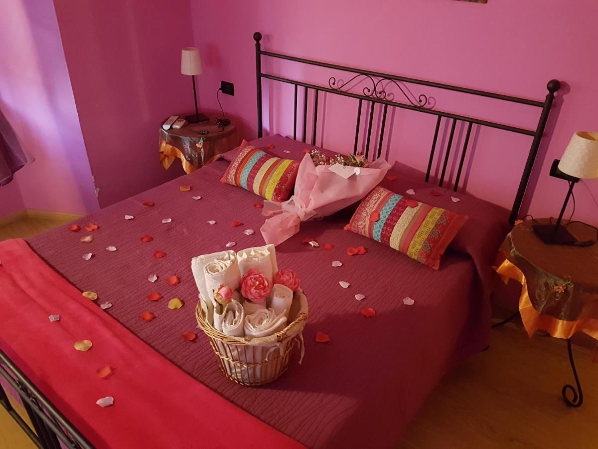 ピエトラ・リーグレ Ghiro Ghiotto Bed & Breakfast エクステリア 写真