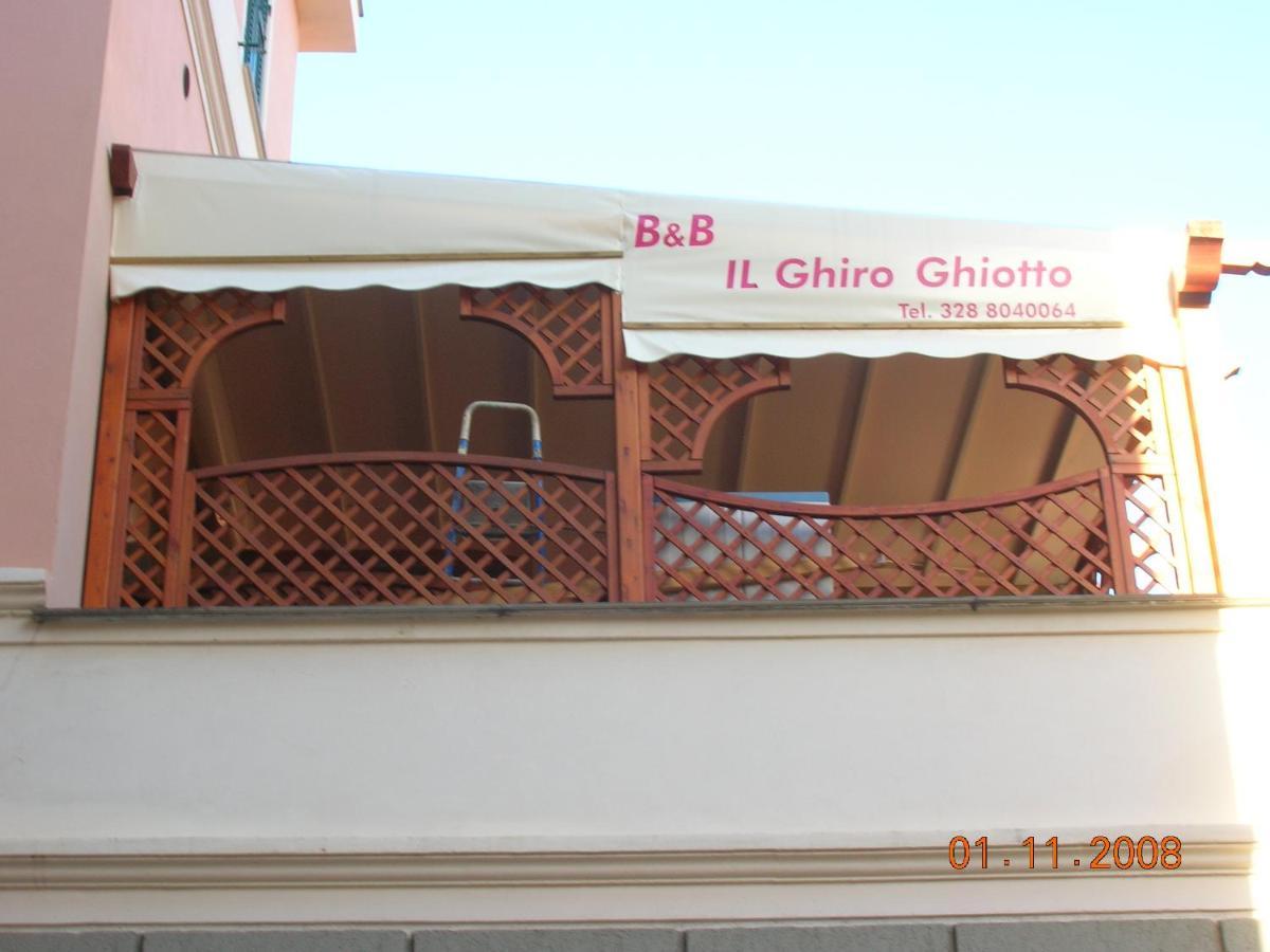 ピエトラ・リーグレ Ghiro Ghiotto Bed & Breakfast エクステリア 写真