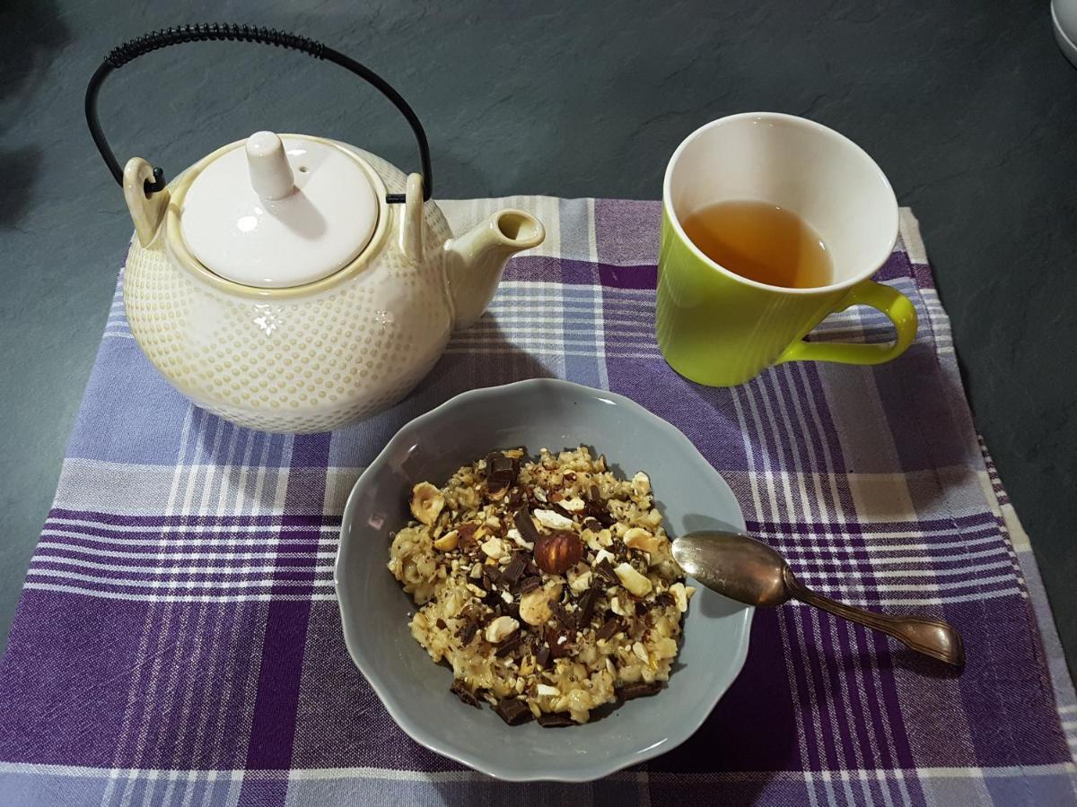 ピエトラ・リーグレ Ghiro Ghiotto Bed & Breakfast エクステリア 写真